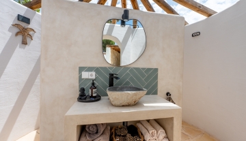Resa Estates port des Torrent sale koop finca Ibiza exterior bathroom.jpg